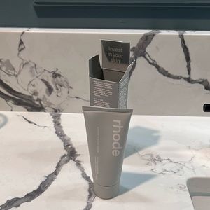 Rhode: barrier restore cream